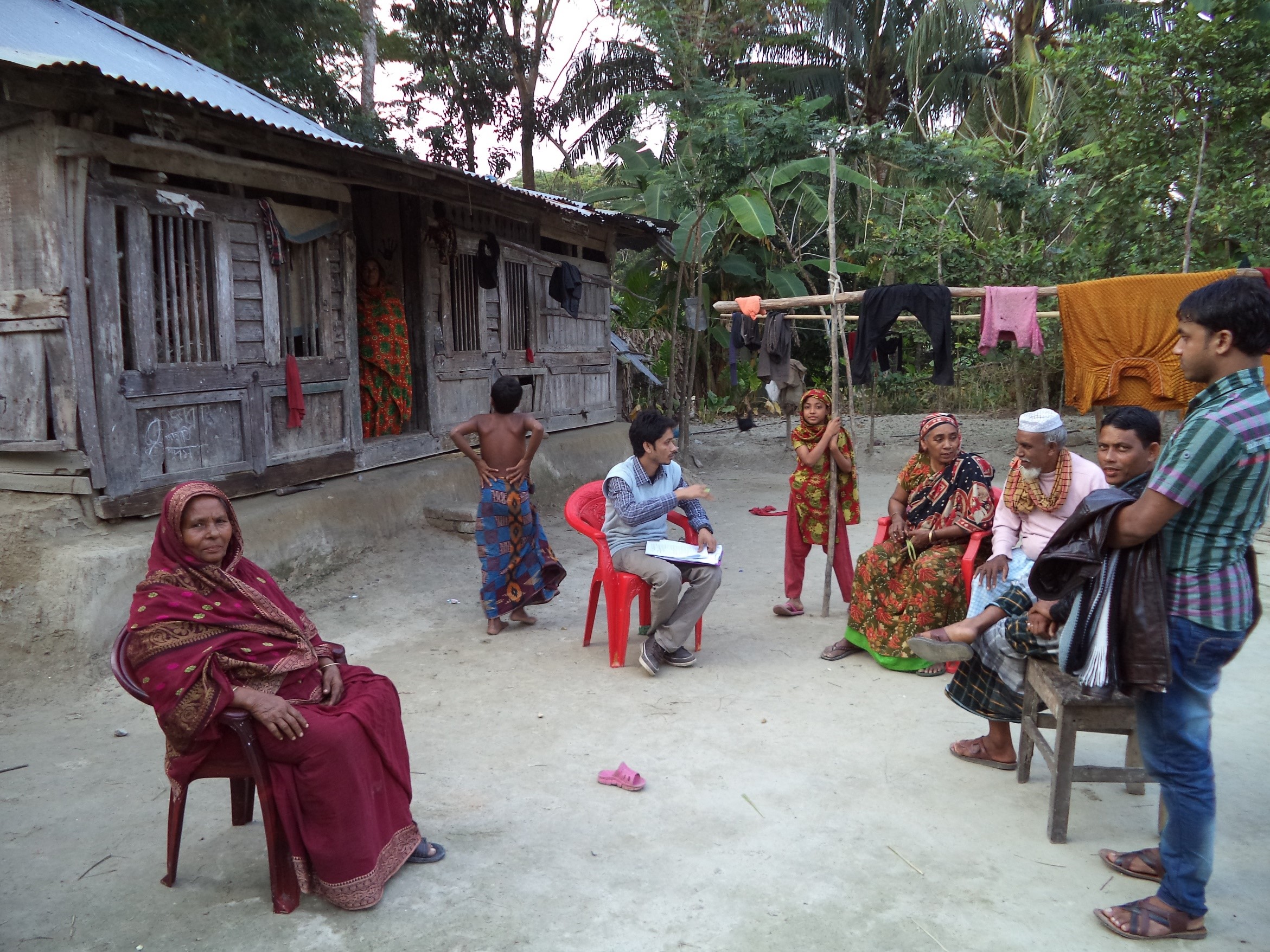 The CREL/JDR 3RD Mangrove Valuation team interviews residents of Sharankhola county, Khulna District, to understand how they use Sundarbans mangrove resources as part of their livelihoods
